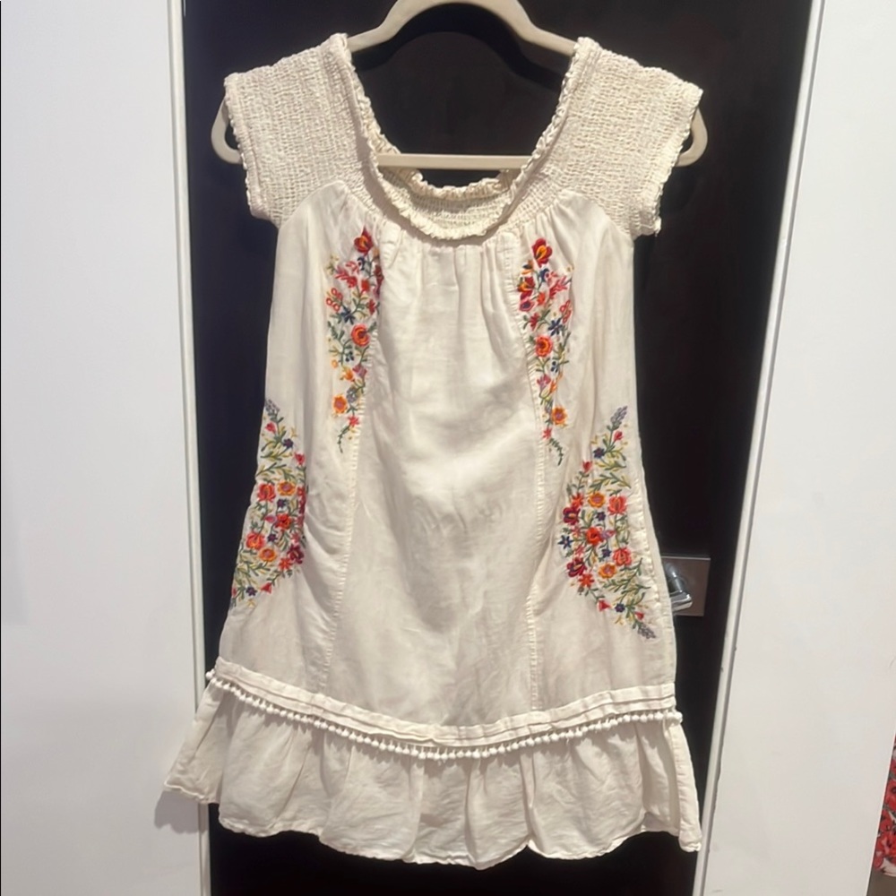 moulinette souer
 

Floral Embroidered Kids Dress - White